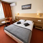 Hotel Info 3*